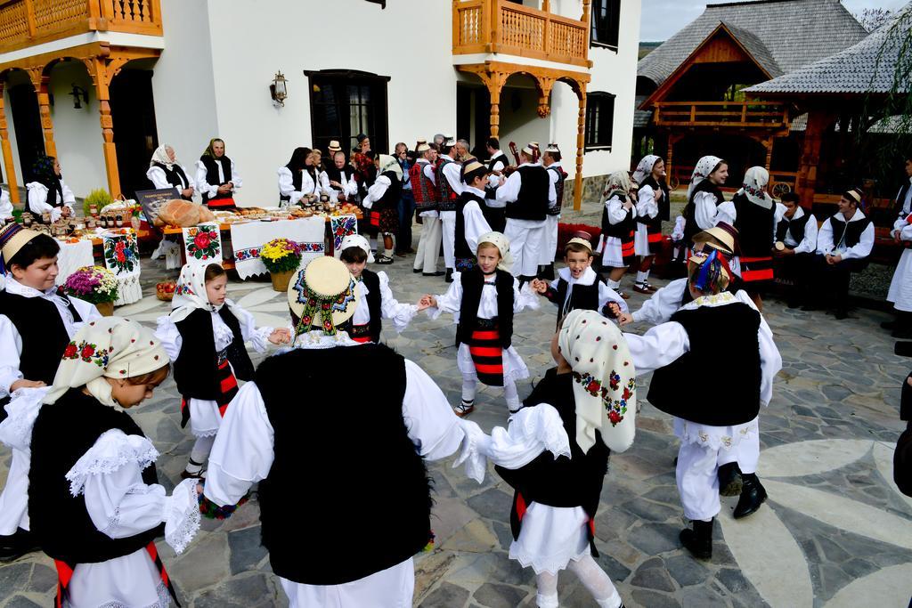 فندق Glodeanca المظهر الخارجي الصورة